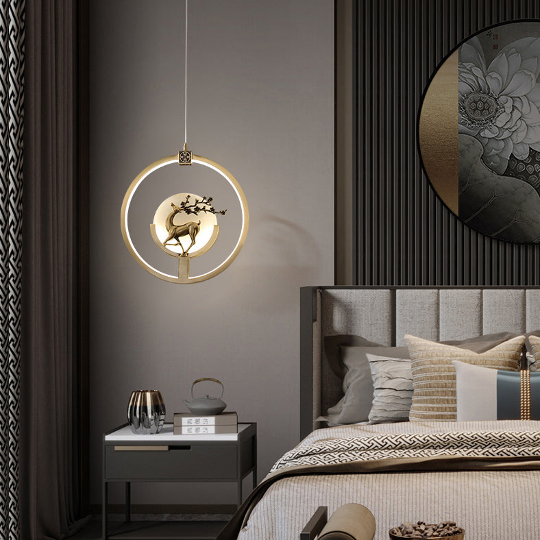Suspension ronde chinoise installée dans une pièce