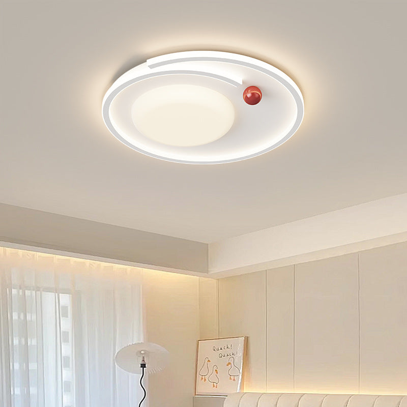Plafoniera a LED rotonda bianca installata in una stanza