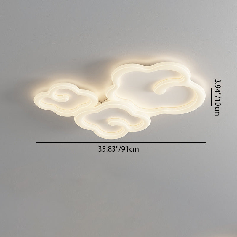 Dimensioni della plafoniera a tre nuvole: 91 cm