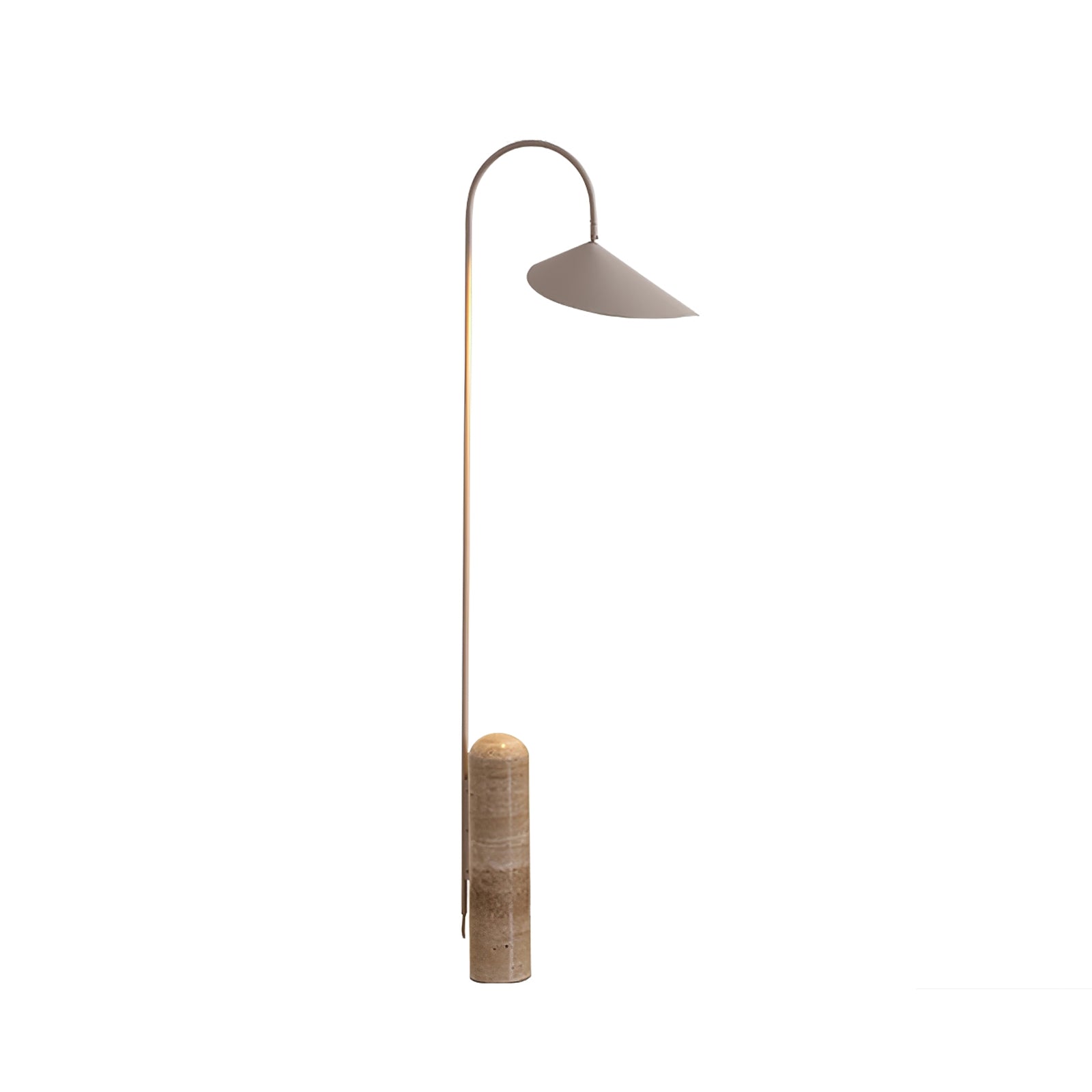 Volledig overzicht van de vloerlamp met marmeren voet en conische kap.