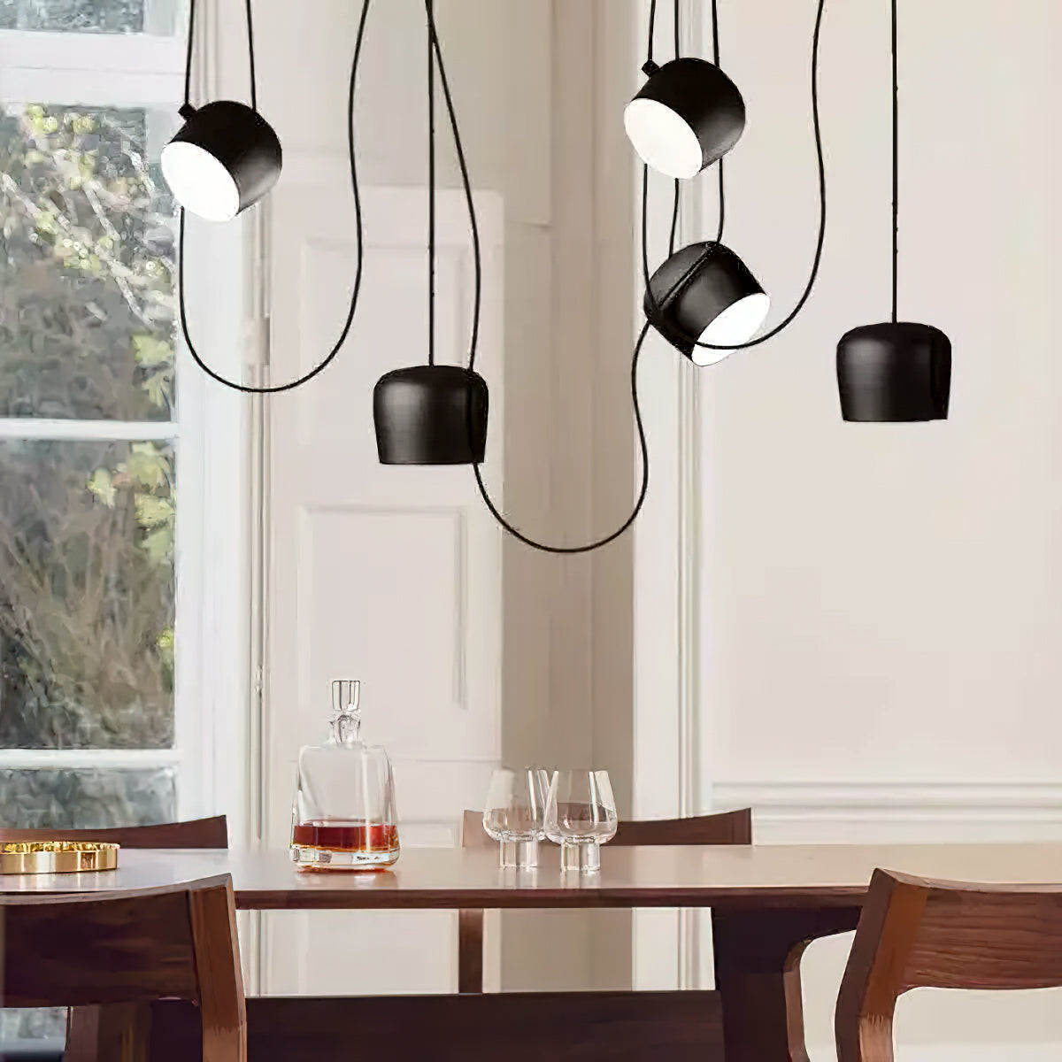 Größen- und Detaildarstellung der Spot Adjust LED Pendelleuchte
