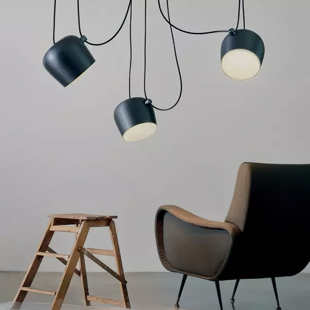 Spot Adjust LED Pendelleuchte in moderner Raumszene