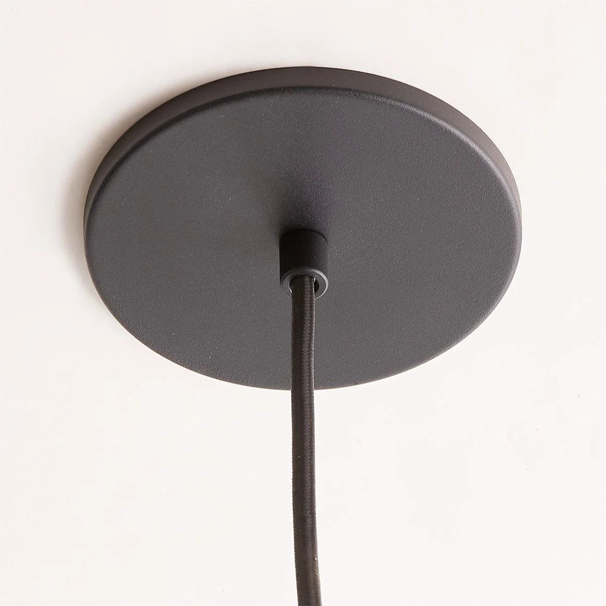 Zorya-lederen band-deco-verstelbare-metalen-hanglamp (9).webp__PID:796b514b-c5ff-4b4b-b98e-120883c8e54c