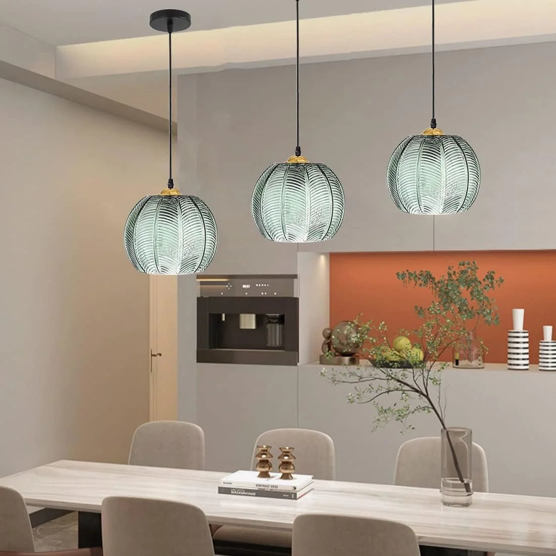 Moderne-Bohemen-Woonkamer-Groen-Kristal.webp__PID:7fb2acd2-ac0e-467c-9a03-0025be83e453
