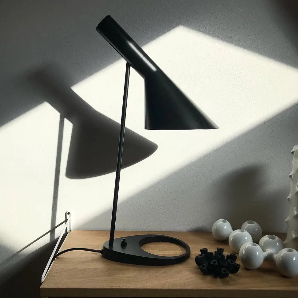 Skuld-Modern-Swing-Arm-Wall-Light (3) (1).webp__PID:df4acf03-07b6-422b-bbe5-54000e1f4a28