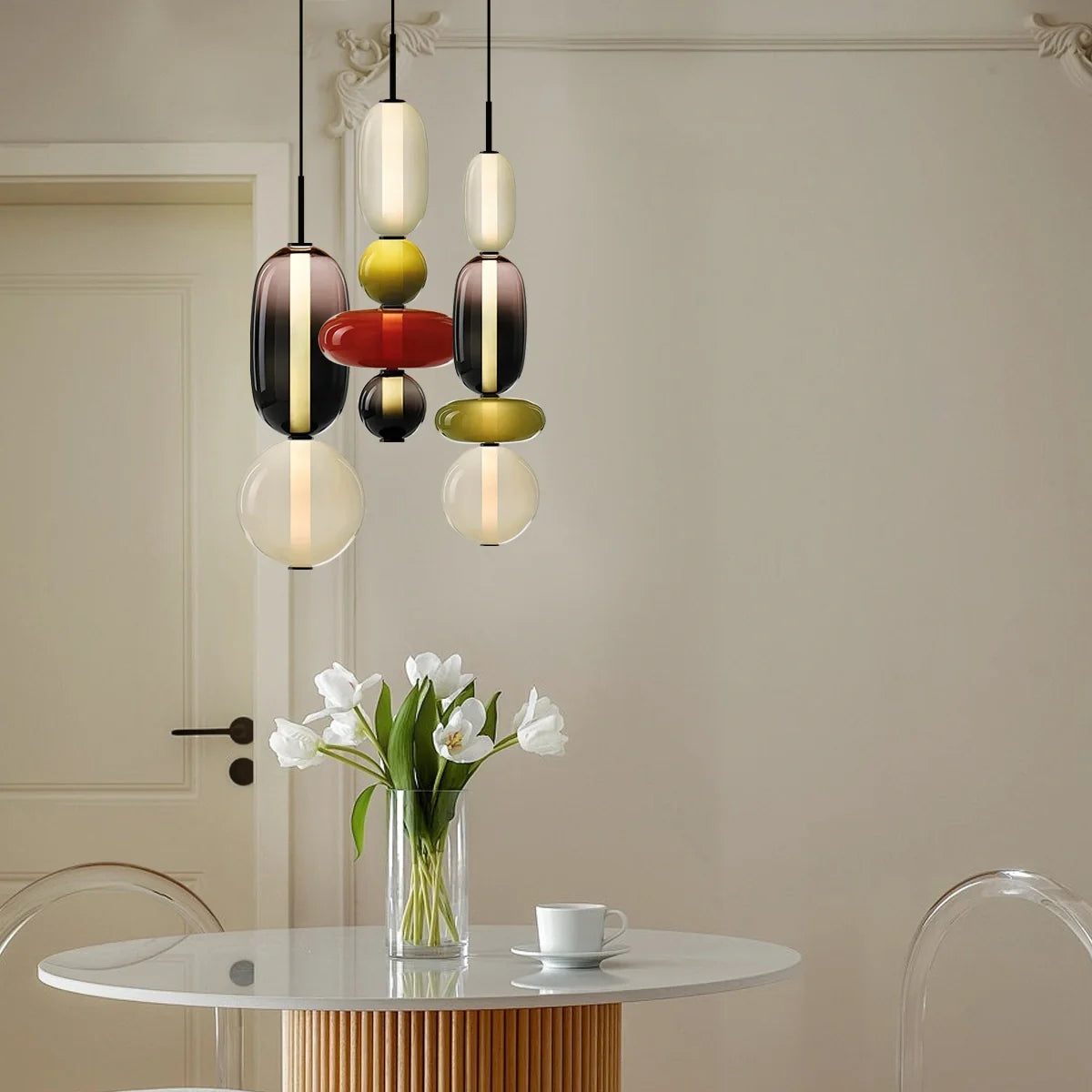 Vesa Nordic hanglamp van gesuikerd glas scene1.webp__PID:b8cc5f30-0028-4e2e-a789-94dd212efc2b