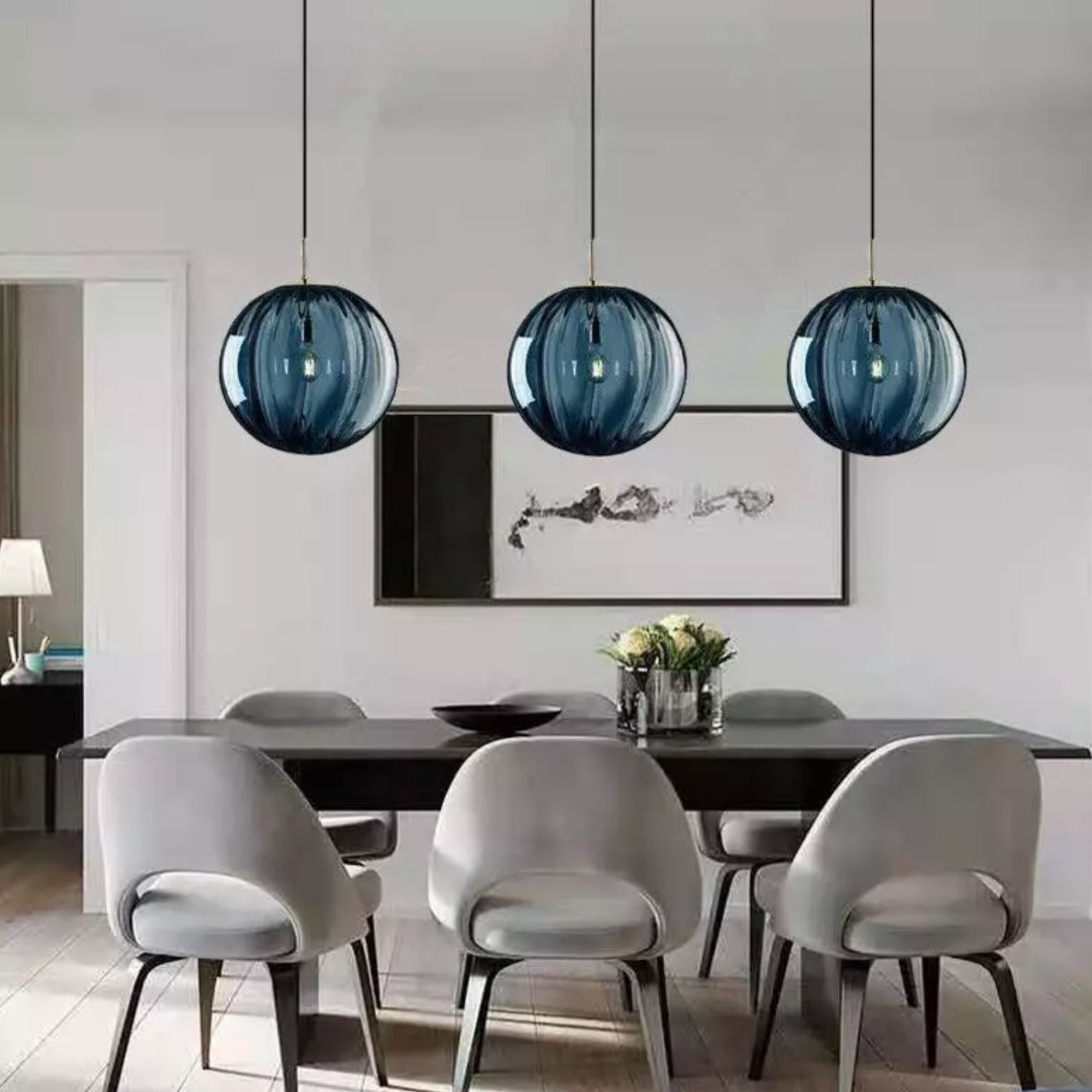 Octavia Gemstone Tones Glazen Geplooide Hanglamp scene2.webp__PID:d270ff23-d74e-44b9-8477-4ca319a6fe2a