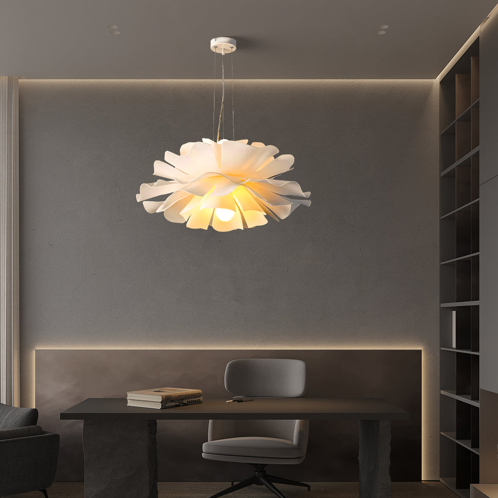 sala studio con lampada a sospensione fiore di loto.jpg__PID:505f954c-4627-4088-bd43-53cd52a72993