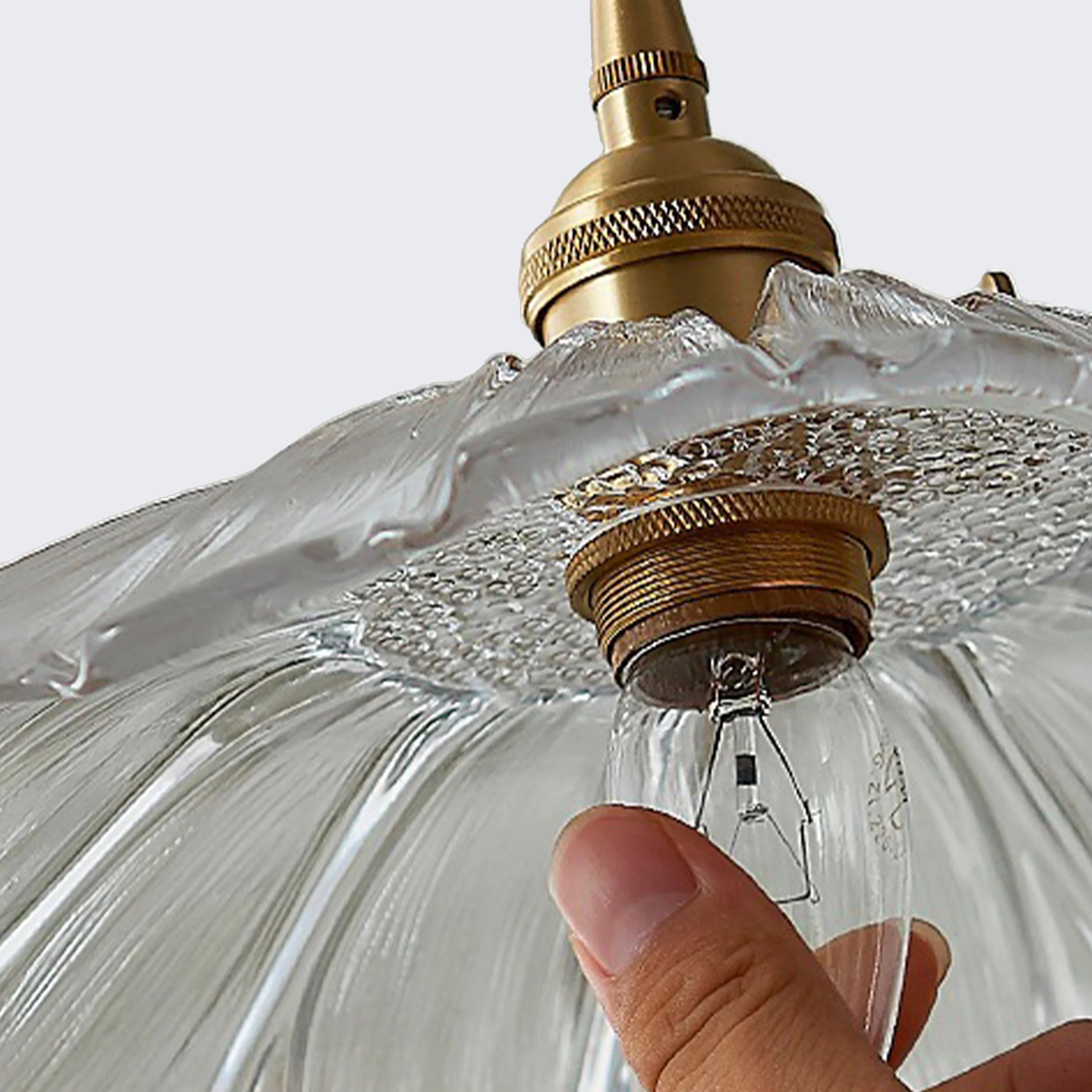 Lotus Retro Glas Pendelleuchte detail4.webp__PID:8ddd42c6-6340-4a3e-817e-3606e15f16eb