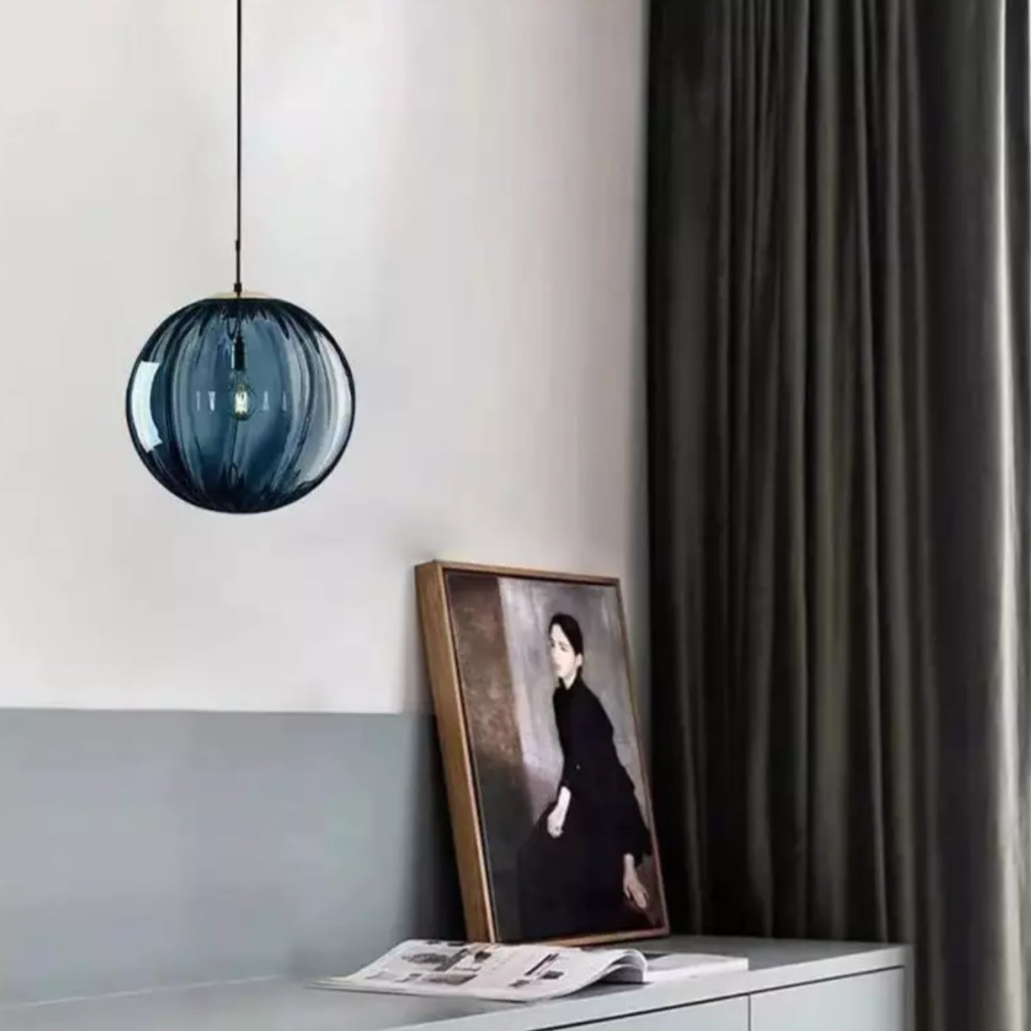 Octavia Gemstone Tones Glazen Geplooide Hanglamp scene1.webp__PID:e0768cb0-847c-46e0-9760-7ee88176a6eb