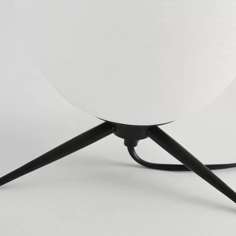 Leary moderne handgeblazen tafellamp10.webp__PID:4111b554-07ca-4325-b45e-34cbf00cd58f