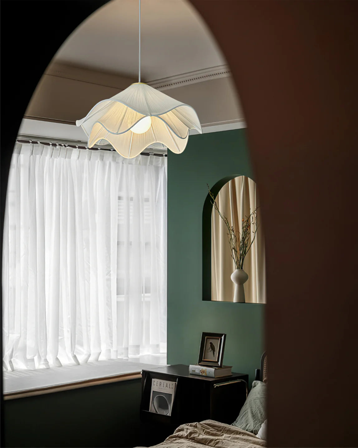 Suspension Thémis-Lia-Art-Nordique-Pétales (6).webp__PID:753dd8b6-8810-4a28-845d-bb9f765736f6
