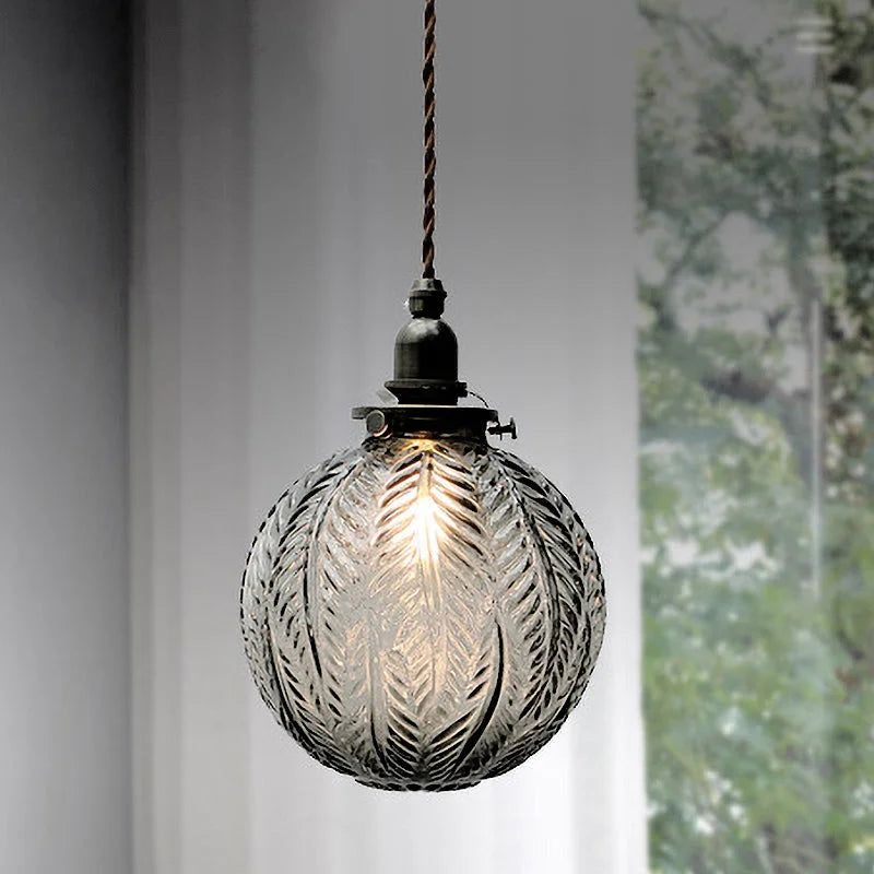 Bola de cristal de plumas grises - SKU.webp__PID:f7212b14-f4b9-44c7-8fa6-b1b867126a23