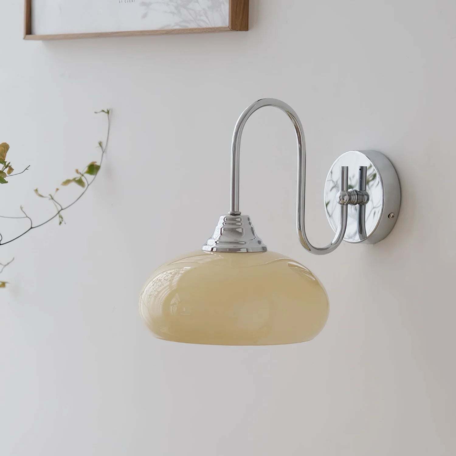 Calypso Bauhaus gebogen glazen wandlamp (6).webp__PID:15d4f8f1-76de-486f-81cc-cb9339a2f358