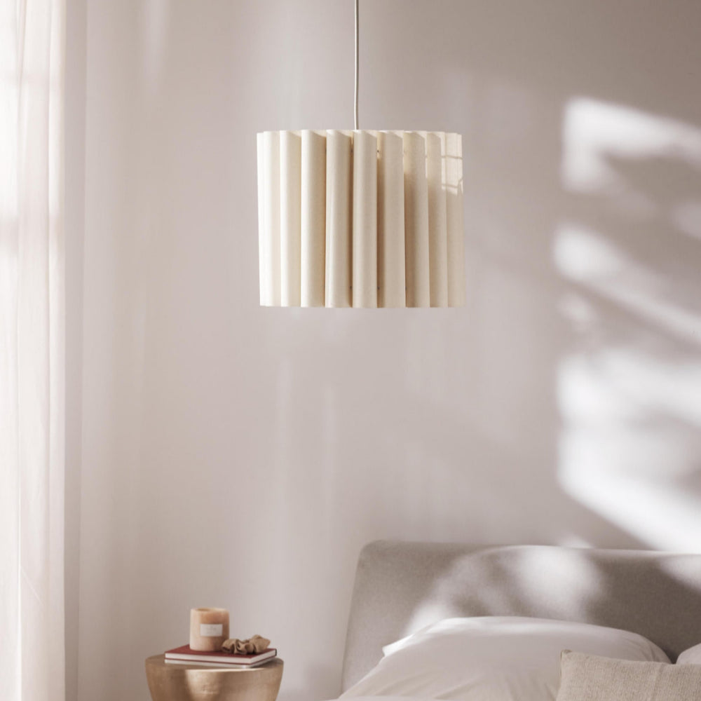 Thalissea Minimalistische Hanglamp in Linnenwit2.webp__PID:ce0d4aef-190e-42ae-94a1-923ef292e7b9