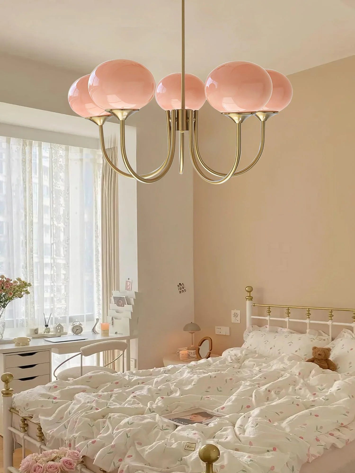 Lampadario a globo in vetro color crema Bauhaus (4) (1).webp__PID:78031bdc-0c8f-4284-ad05-4df46adeaad3