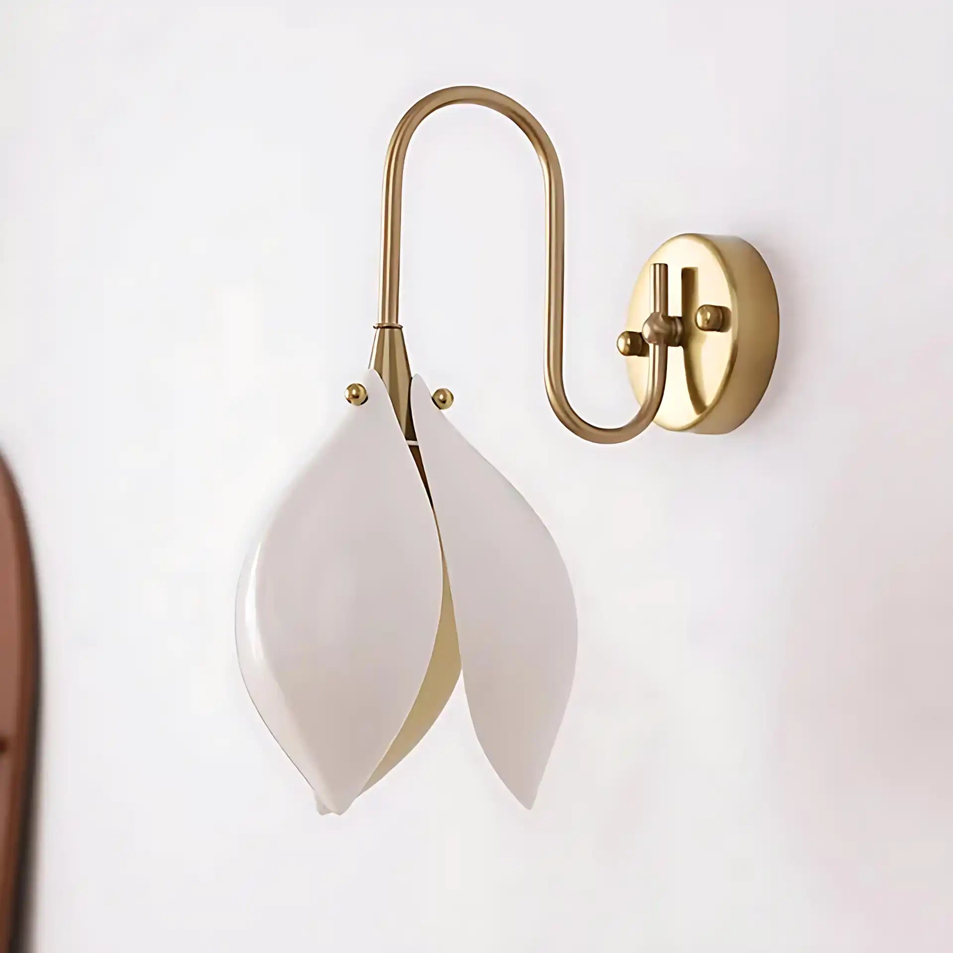 Pyrfyre Bloom Wall Light-9.webp__PID:53c0d093-d8c3-4a55-8461-b49190c0a7fd