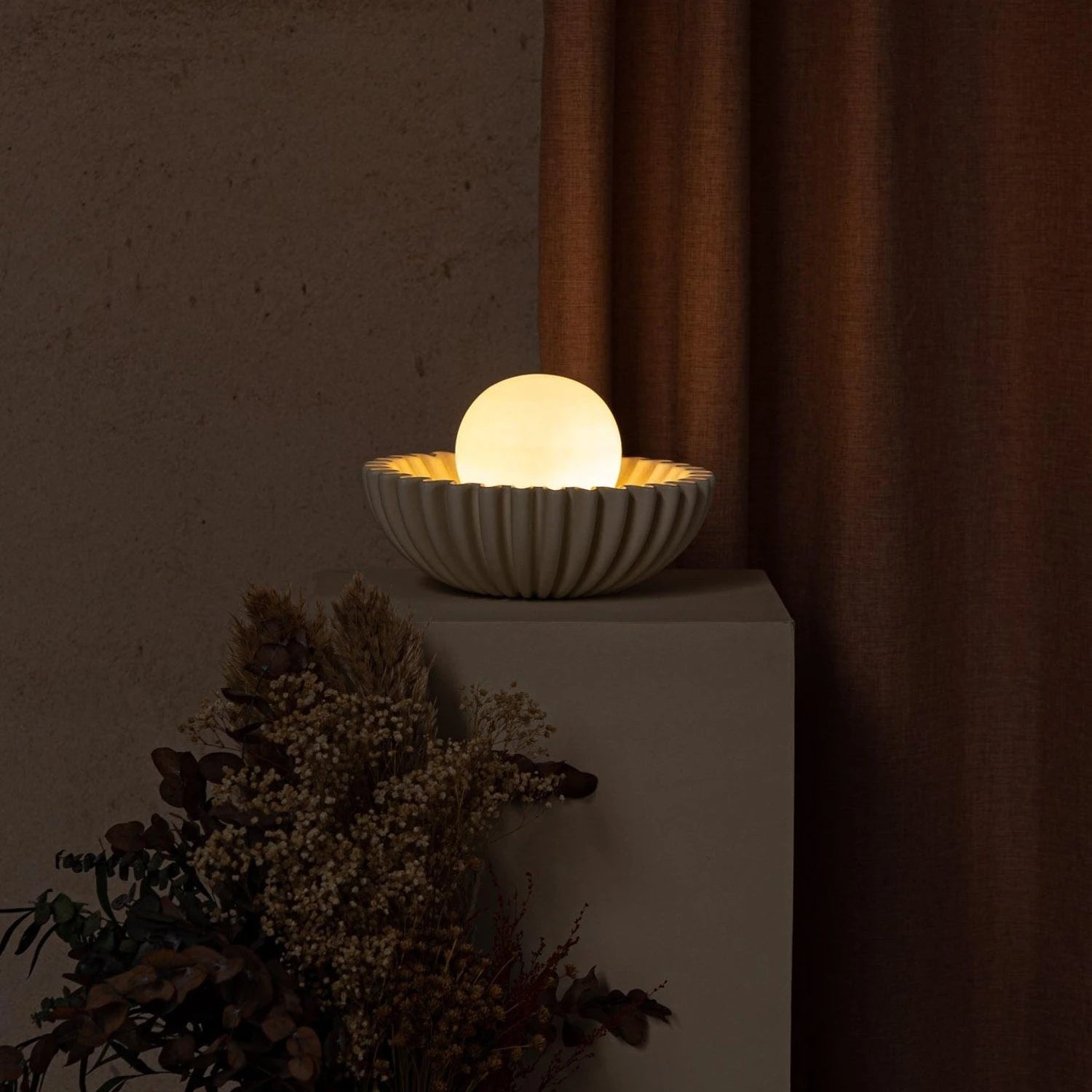 Lampe de table Lior Wabi-Sabi en céramique beige (8).webp__PID:9c55890a-c4b3-4cca-a080-1251968281ea