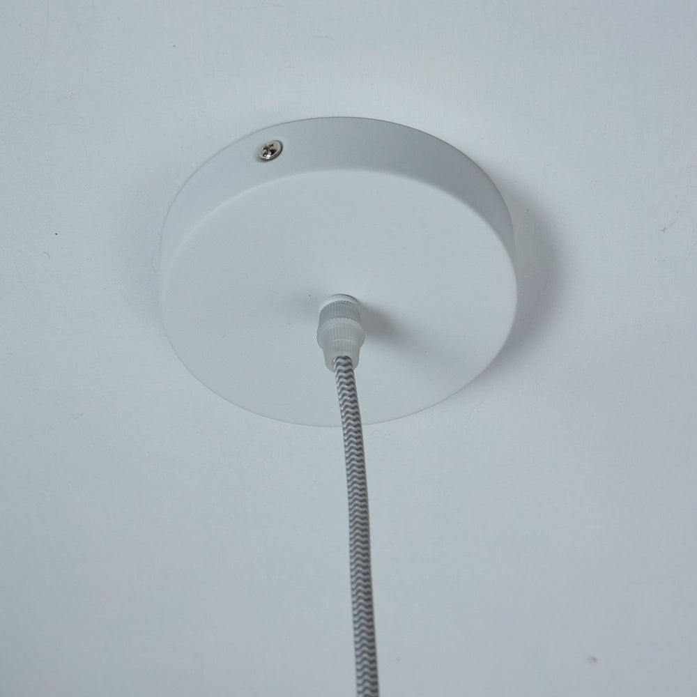 Lampada a sospensione moderna in vetro bianco latte Thalendra (1).webp__PID:2e8bea88-0a86-476b-96db-56480e902f42