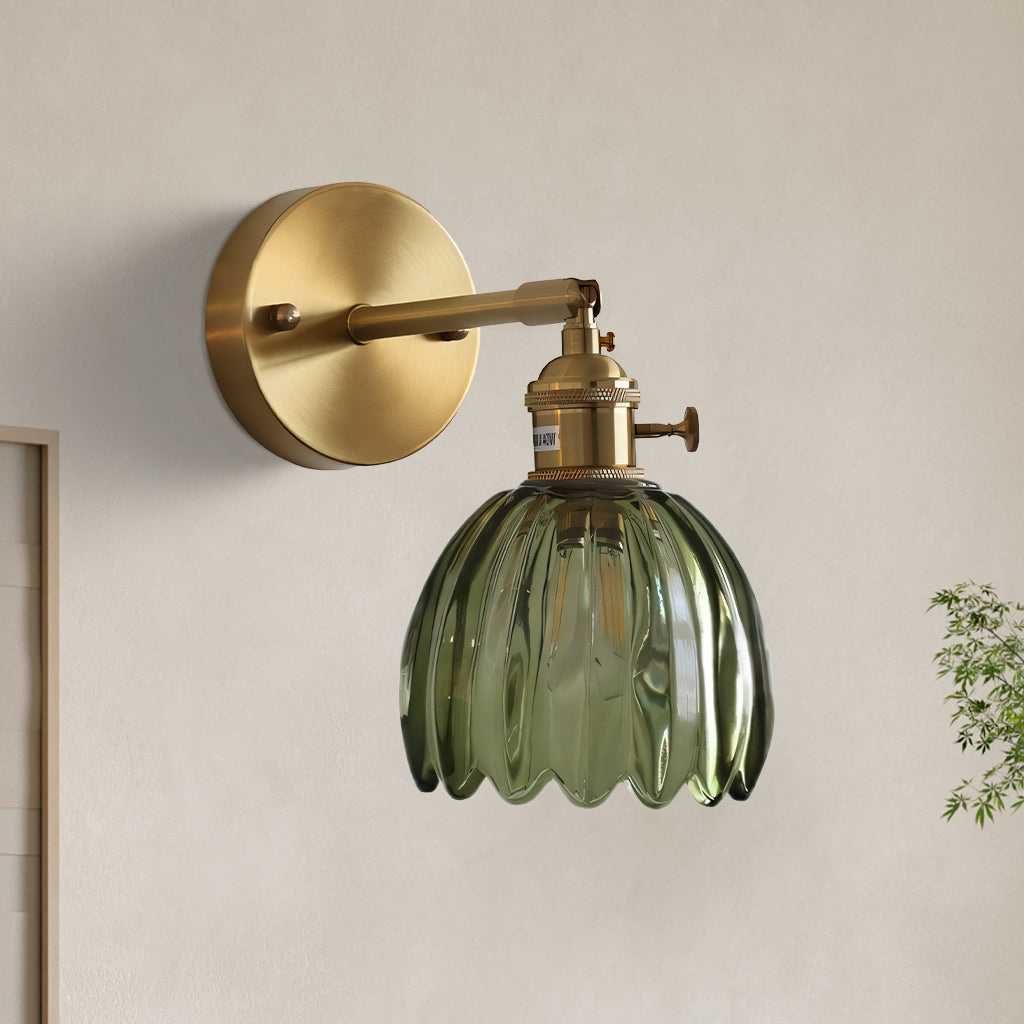 Lámpara de pared de cristal Freya Lotus verde claro.jpg__PID:3d8f955e-312a-4a34-8497-44b6c603b64d