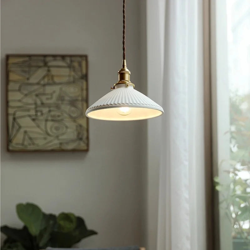 Hecate-geplooide-hoedvormige-keramische-hanglamp (38).webp__PID:a8612b1d-dd21-42c7-9ccd-177ef31f198b