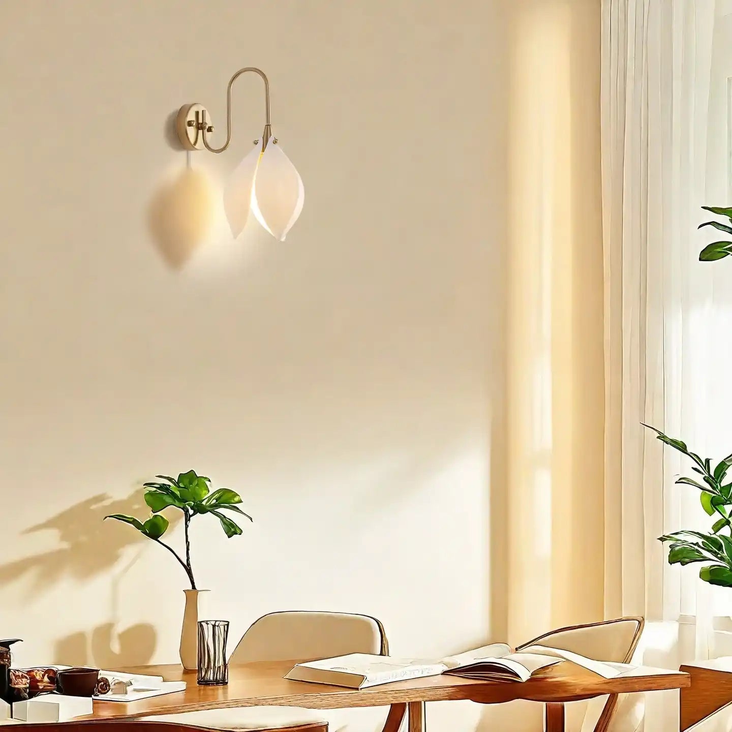 Pyrfyre Bloom Wall Light-23.webp__PID:57d817ad-17b6-4595-826b-0b25ef9ee6b9