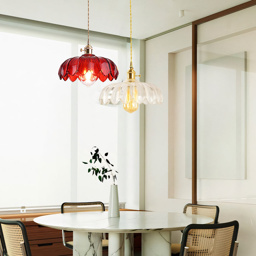 tulpvormige glazen hanglamp rood transparant.jpg__PID:d3a3f4a2-0171-4f07-9d66-4c39ba866f75