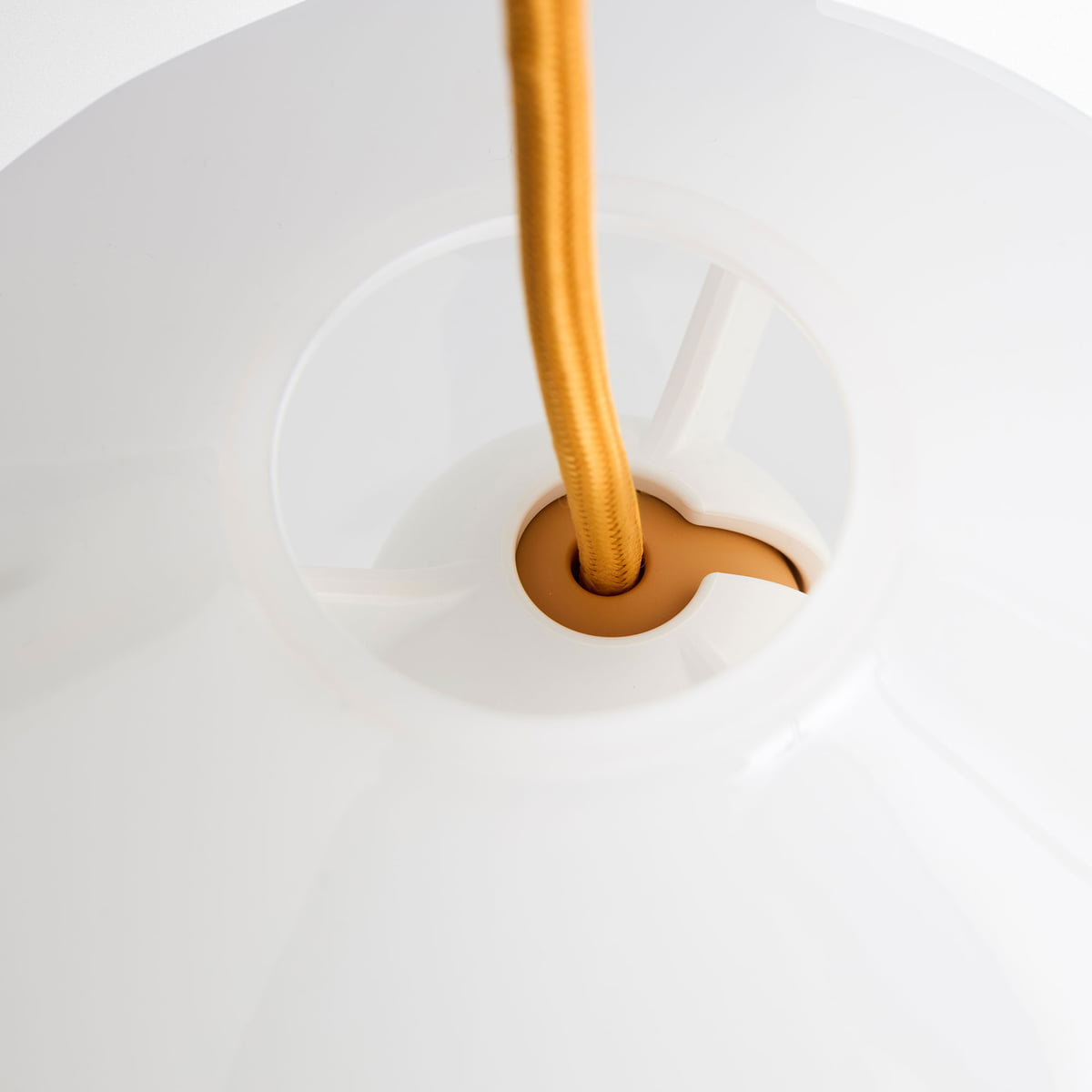 Lámpara colgante minimalista Lyovara con forma de coco blanco (9).webp__PID:7b0b4aaa-69c2-46fc-860f-75bfb1b055c3
