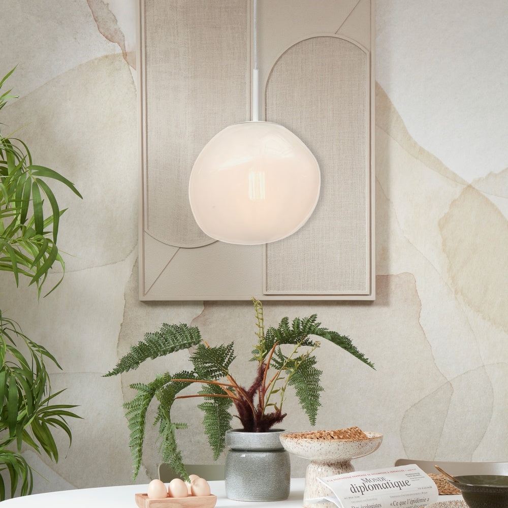 Lampada a sospensione moderna in vetro bianco latte Thalendra (7).webp__PID:b76b16db-5648-4e90-af42-f775e20356c8