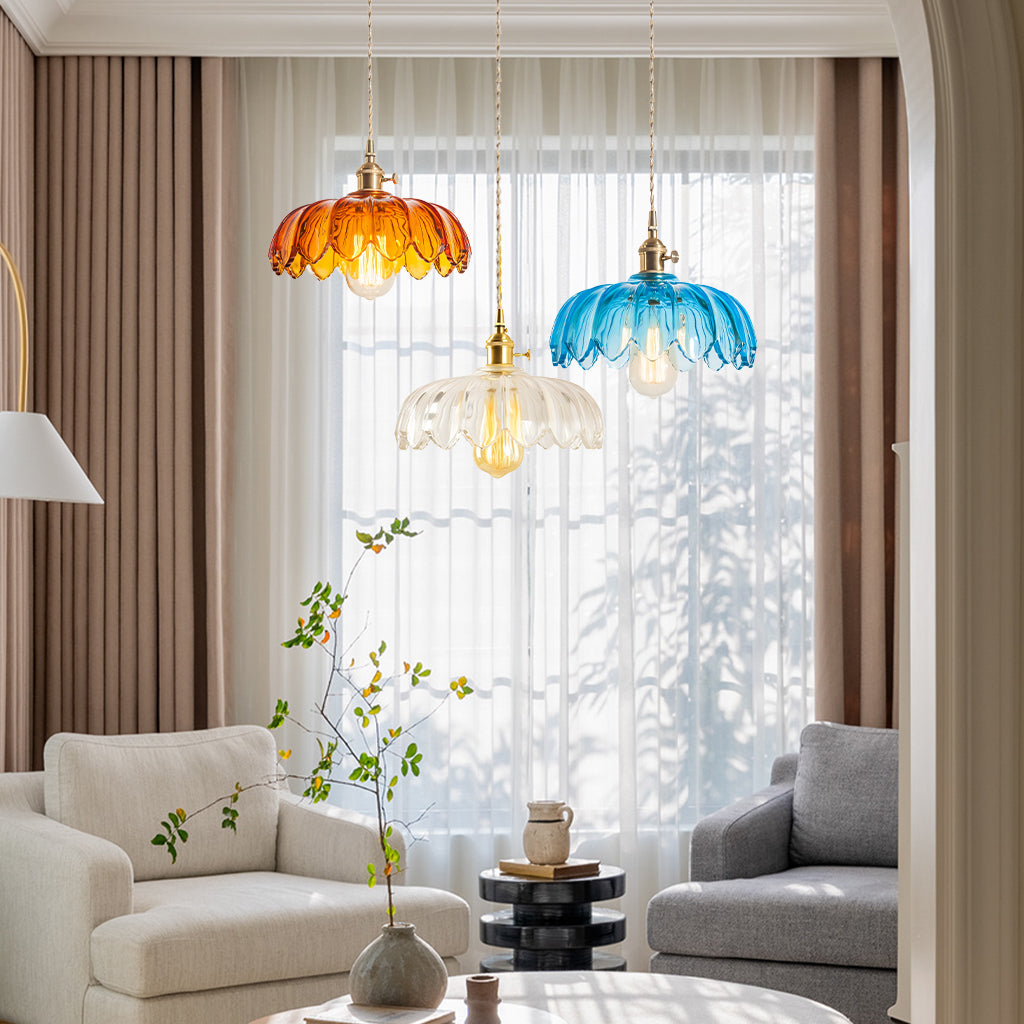 tulpvormige glazen hanglamp lichtblauw transparant amber.jpg__PID:c361cf66-16ee-43a3-b4a2-0171bf071d66