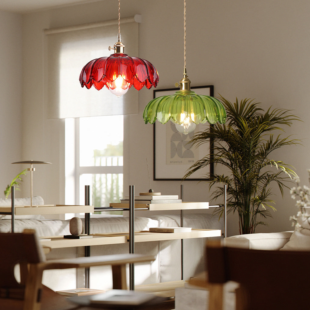 tulpvormige glazen hanglamp rood groen.jpg__PID:eed3a3f4-a201-41bf-871d-664c39ba866f