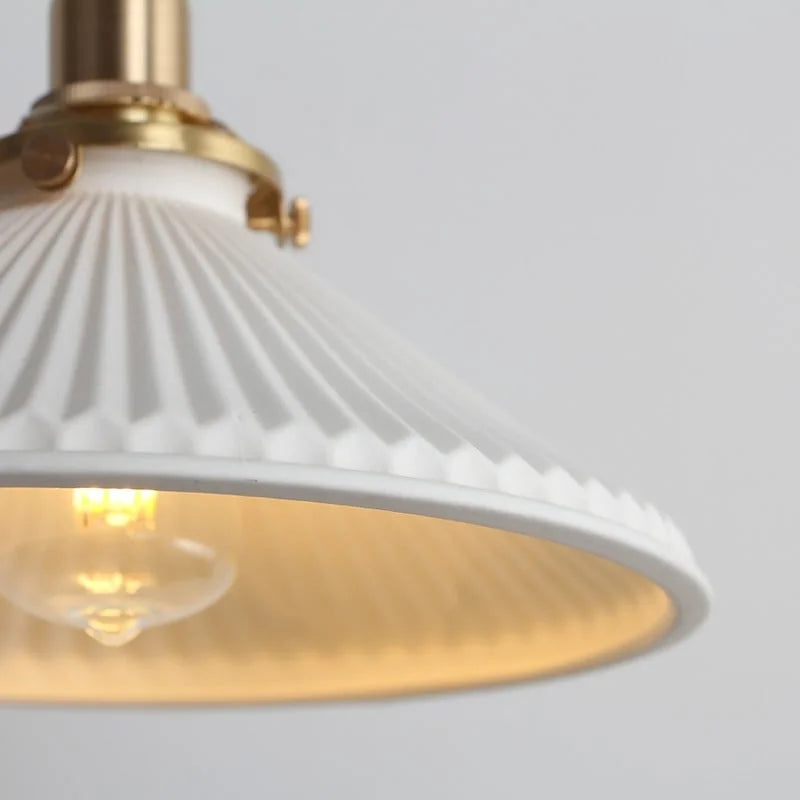 Hecate-geplooide-hoedvormige-keramische-hanglamp (31).webp__PID:ccc2c795-23b9-44cf-b9e1-12247827673d