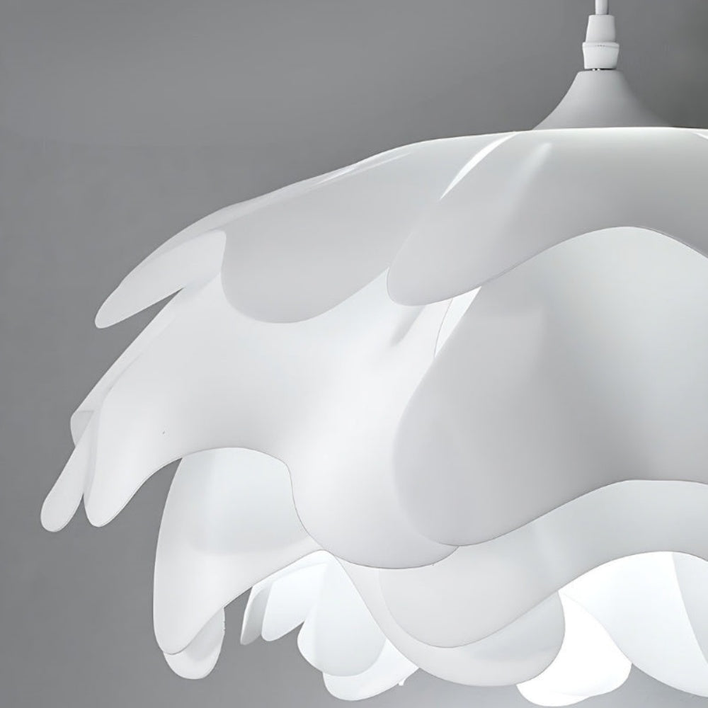 Lampe suspendue blanche en forme de fleur (2).webp__PID:3f91bd36-cf7c-46ff-a75a-03d2a12b3937