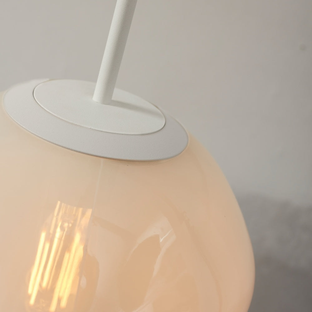 Lampada a sospensione moderna in vetro bianco latte Thalendra (6).webp__PID:86b76b16-db56-480e-902f-42f775e20356