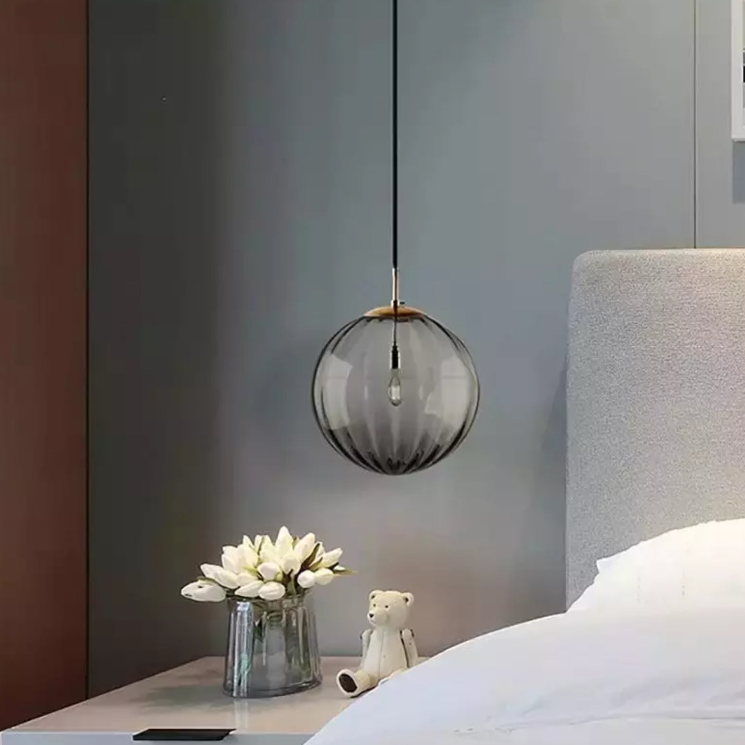 Octavia Gemstone Tones Glazen Geplooide Hanglamp scene4.webp__PID:9fa96549-a78e-4dd2-af26-fcac4b6f264d