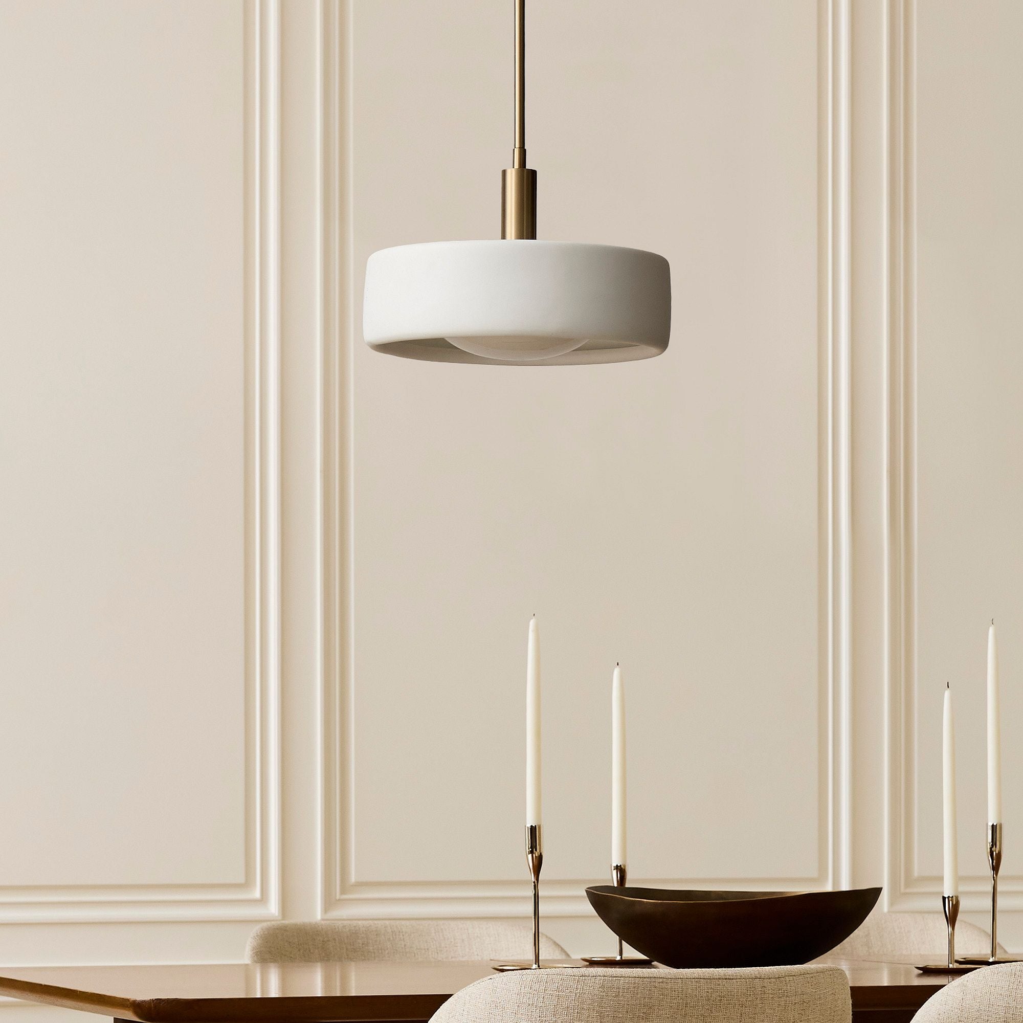 Suspension minimaliste en porcelaine Caerwyn (2).webp__PID:afbea6e5-48d9-488e-9b2a-b1760786ff78