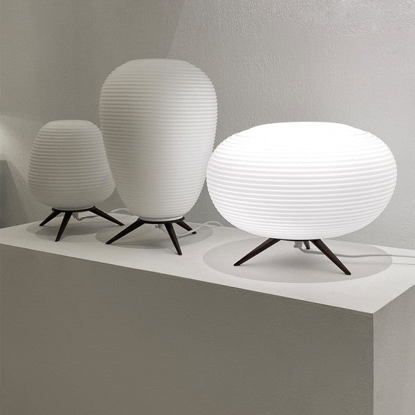 Leary moderne handgeblazen tafellamp16.jpg__PID:9b9c5c0f-0a33-41b3-b87a-7bb6b50ceb45