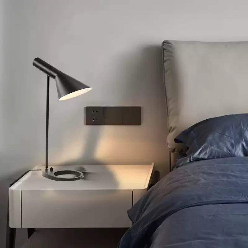 Skuld-Modern-Swing-Arm-Wall-Light (2).webp__PID:284fc617-4b0d-4f95-b2f3-5a7e226a4bed