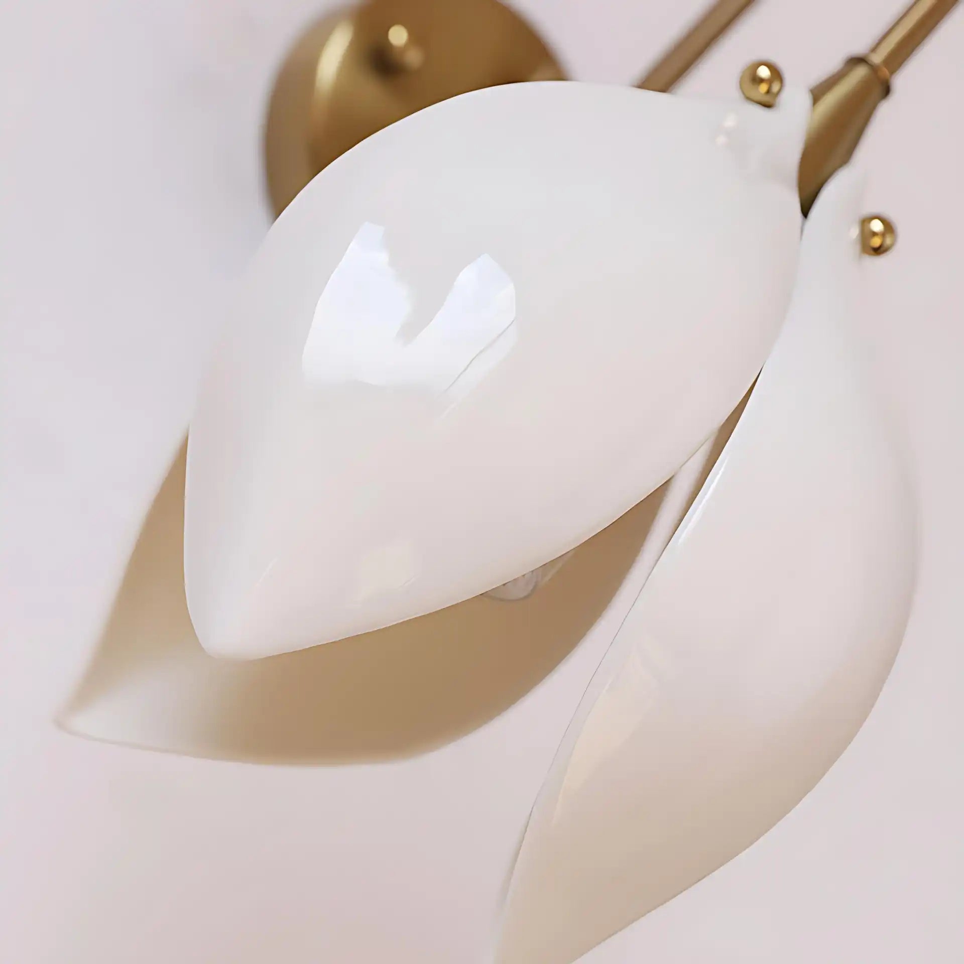 Pyrfyre Bloom Wall Light-13.webp__PID:69a4a5ac-6d97-45fd-83d7-4a7e52c07d8b