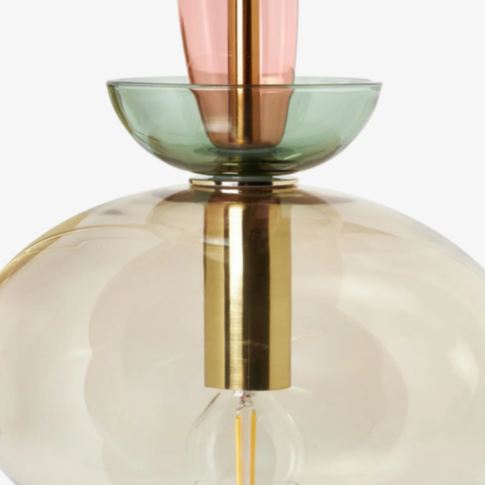 Mira Minimalistische Wandleuchte aus transparentem Glas in Farbe4.webp__PID:0a8d990d-84fc-4e2f-9e06-b736b73a2bfb