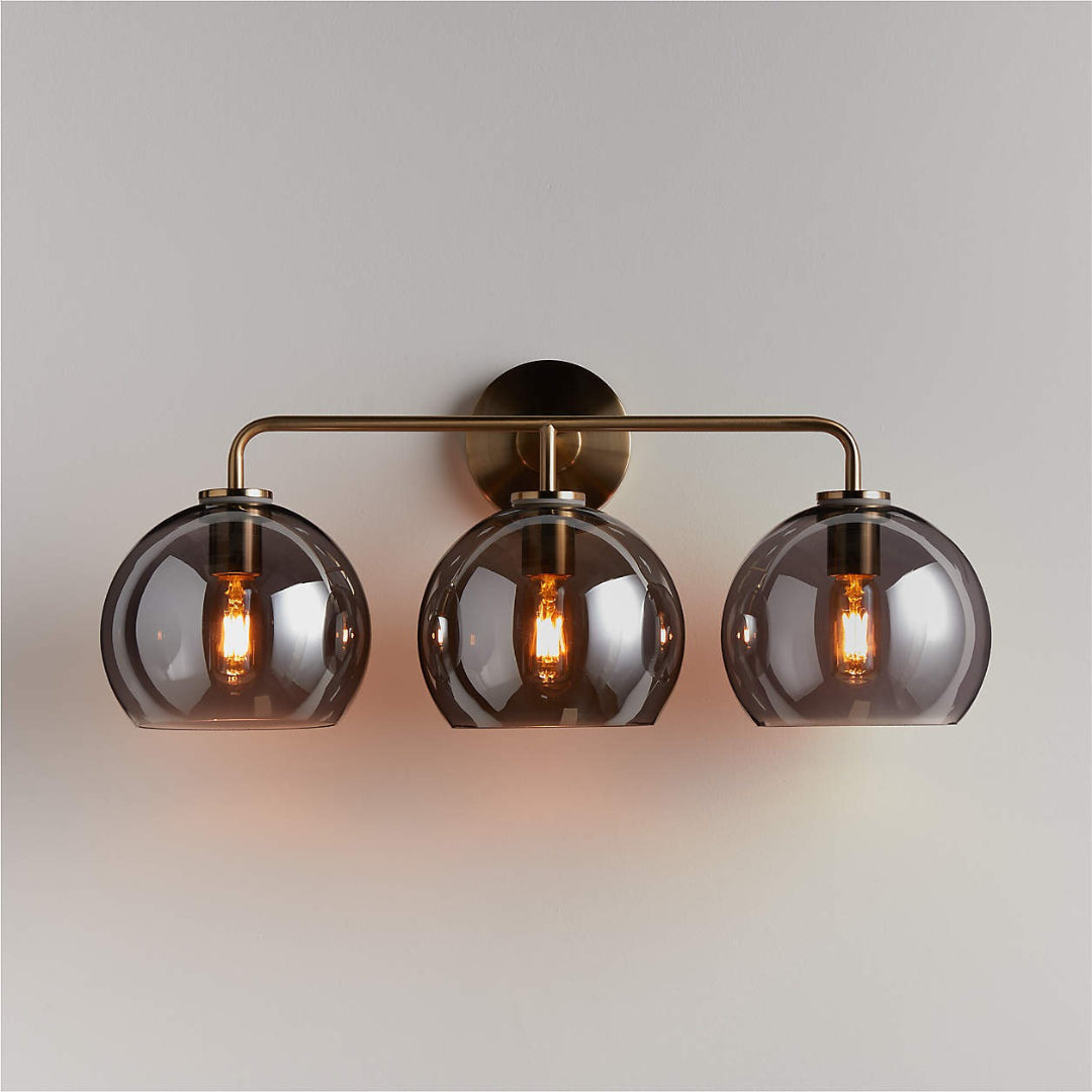 Orson moderne glazen metalen bol wandkandelaar zilver messing.webp__PID:6a4d205a-b5a6-4047-af83-a6211ec9adfd