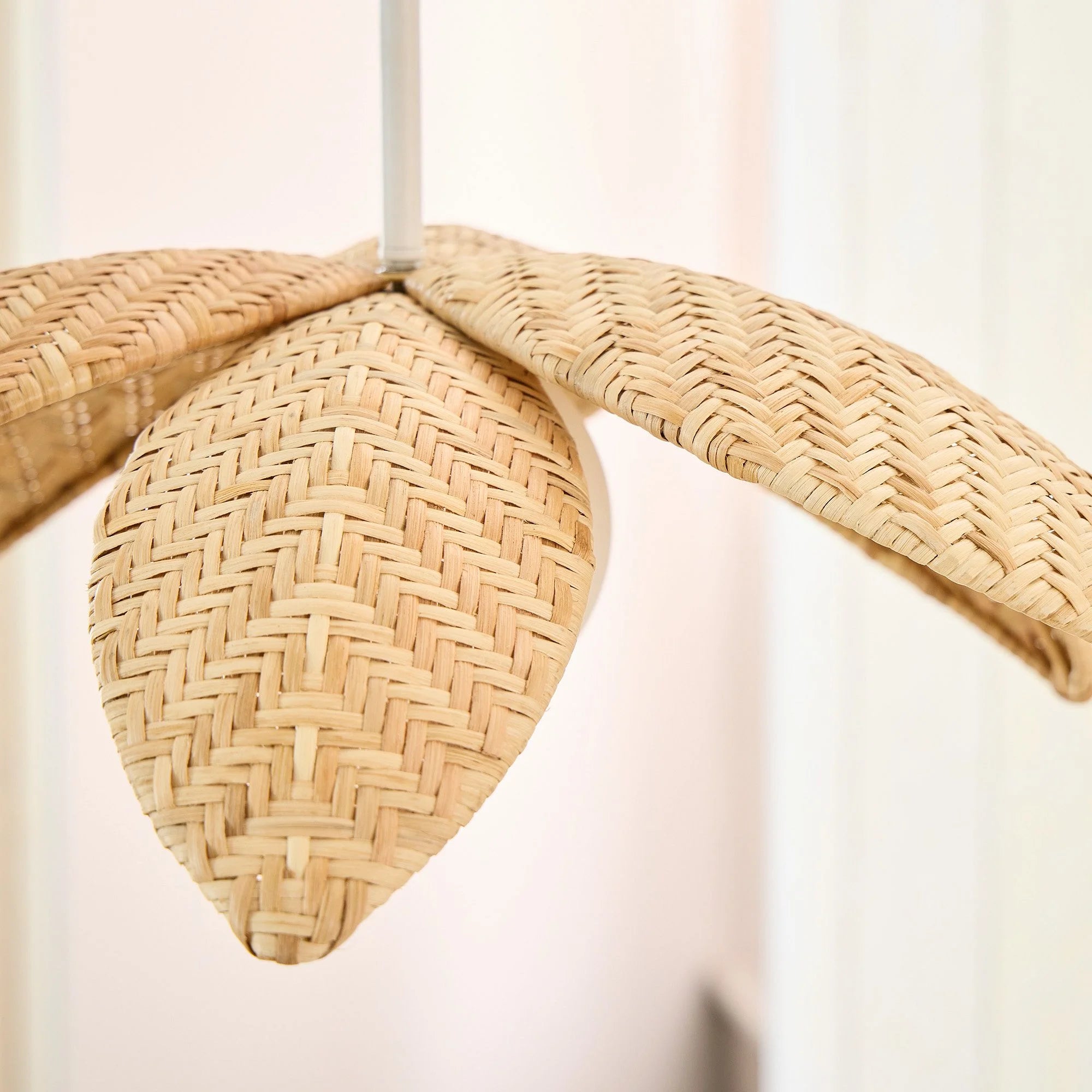Thoosa moderne creatieve lantaarn glazen hanglamp (10).webp__PID:961eea1f-7fcd-407e-9395-7efda496afd7