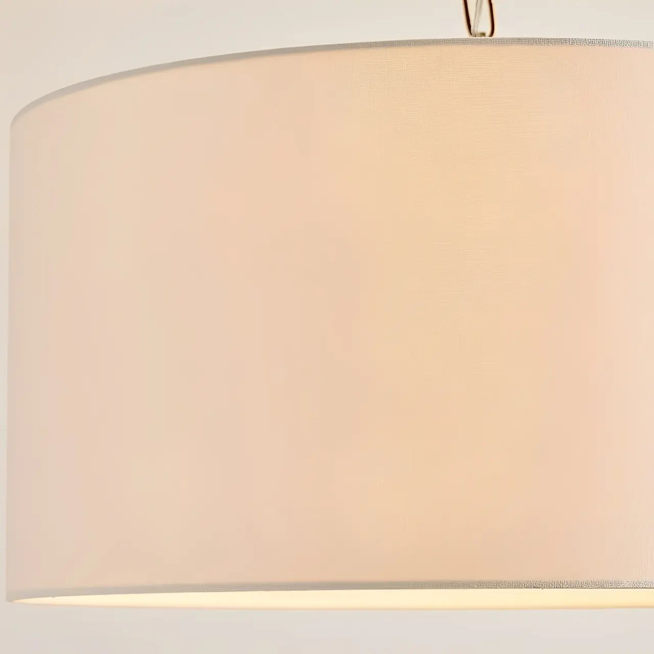 Lampe suspendue tambour en lin Mirenna Modern Farmhouseqt1.webp__PID:c5c820e7-920b-4b74-b3a0-5f37eb59f675