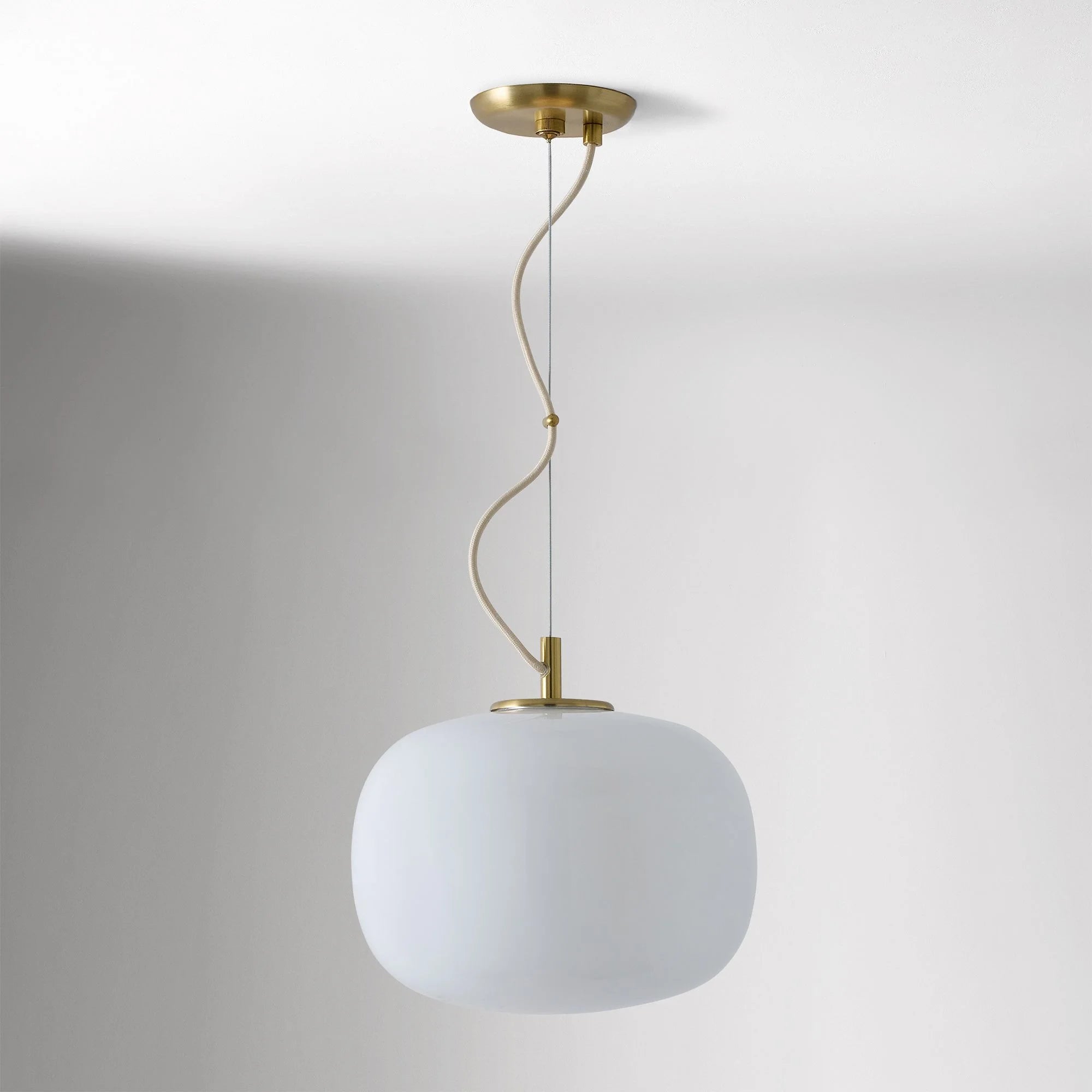 Chronus minimalistische ronde rechthoekige hanglamp van melkglas1 (8).webp__PID:fbe72eed-16cd-4692-b8f8-c1cde3bfac43