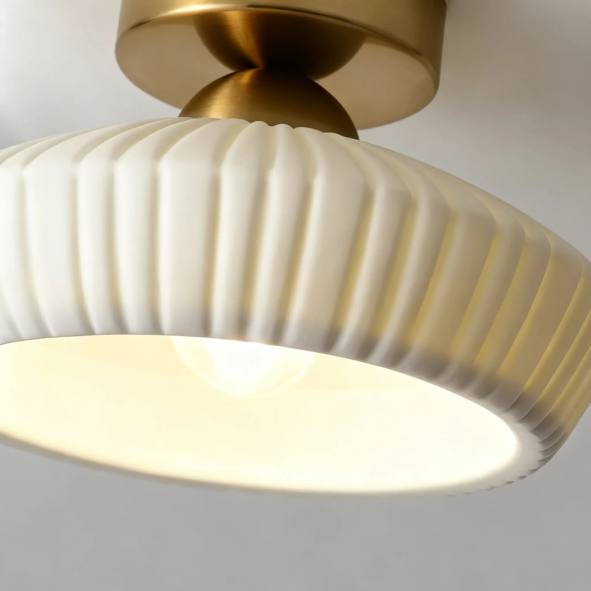Ashbur moderne keramische plafondlamp met textuur30.webp__PID:739e678a-293f-4bd7-bb3d-b8ece30ff98f