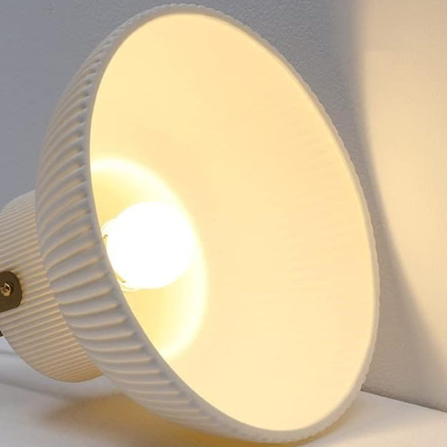 Avery moderne geribbelde keramische bel-hanglamp detail3.webp__PID:50f45659-dbe6-4ed0-94b7-bf12315d3e6b