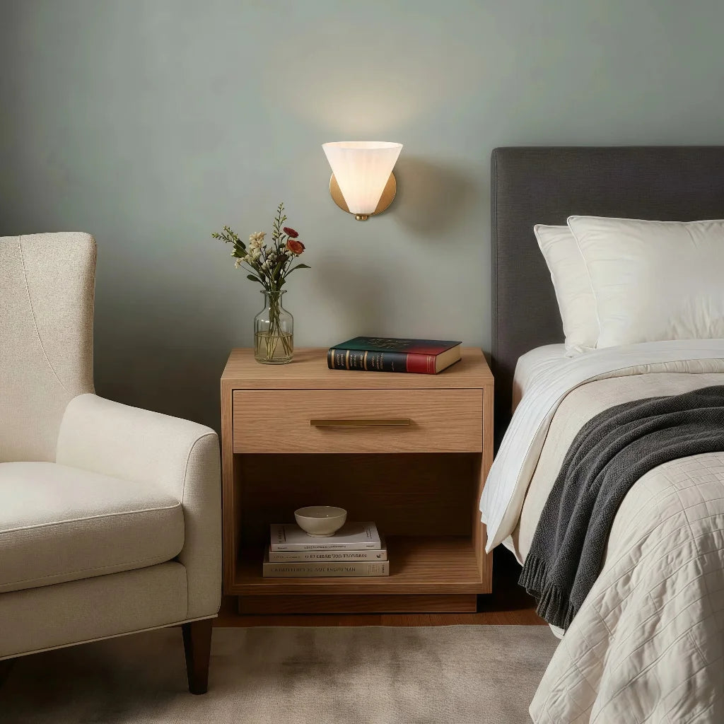 Kiro moderne gegolfde glazen uitlopende decoratieve wandkandelaar 远景1.webp__PID:f1ee21ff-1a90-4043-8874-438dadb049ad