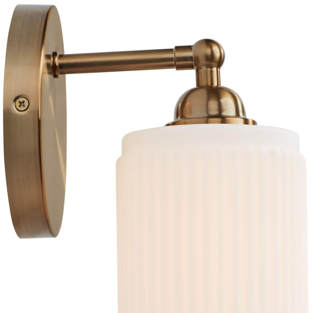 Amelia Vintage Messing Wandlamp met Geribbeld Glas4.webp__PID:8efdc754-da63-45ef-aa7d-345223510737