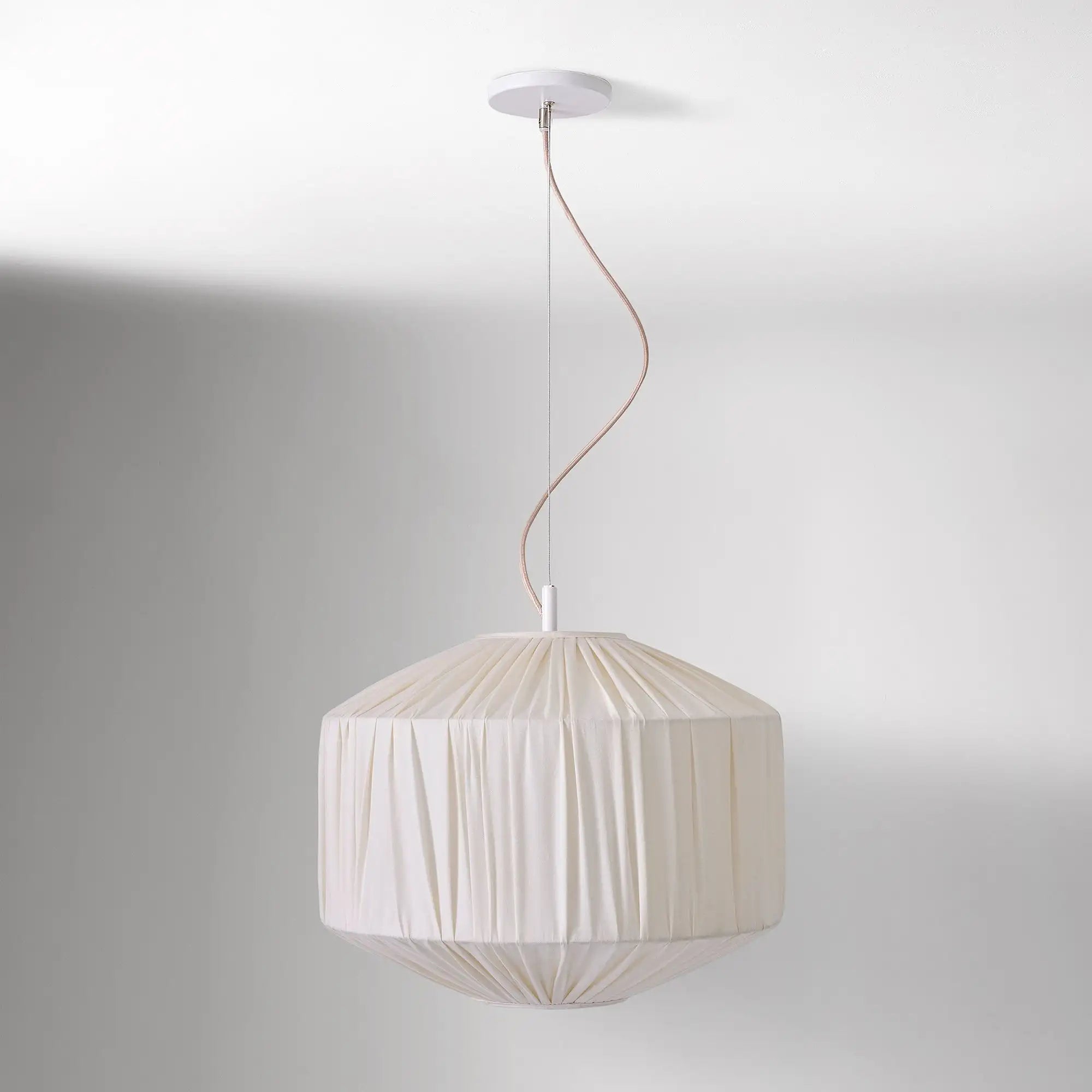 Cecily Moderne plissierte Seidenpendelleuchtegd1.webp__PID:f266ef44-c86a-4083-ab7e-d96880abd8d5