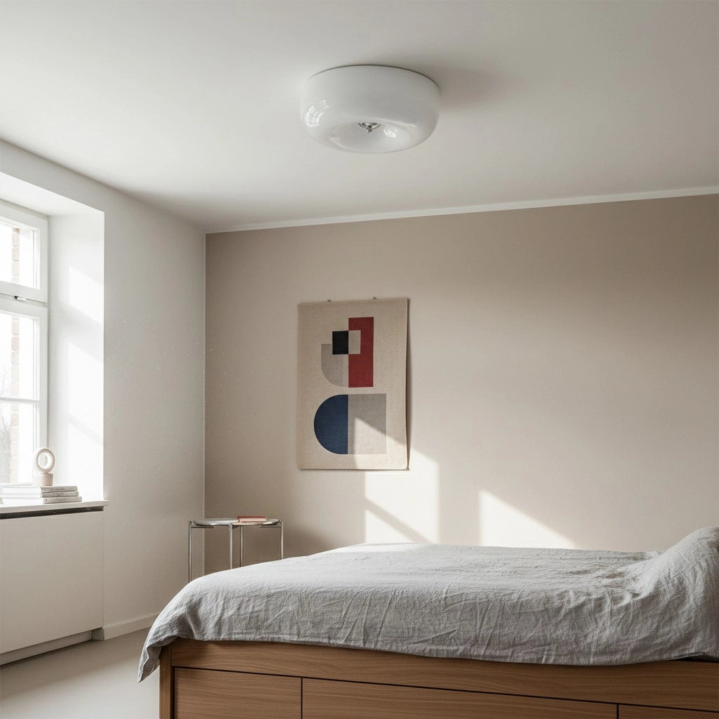 Halcyon moderne runde Deckenleuchte aus Bauhaus-Glas11.webp__PID:162962c5-d8b4-464a-b42f-ae4adc5e2ab0